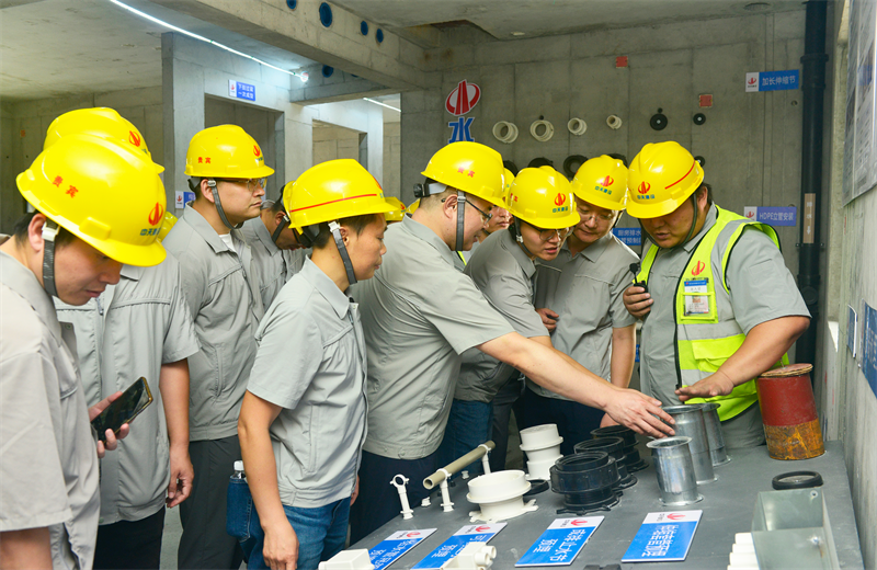 为进一步推进优质客户高效履约，提升交付品质、达成客户满意，2025年6月25日，7790必发集团建设集团在上海组织召开2025年越秀地产、华润置业客户履约推进会。